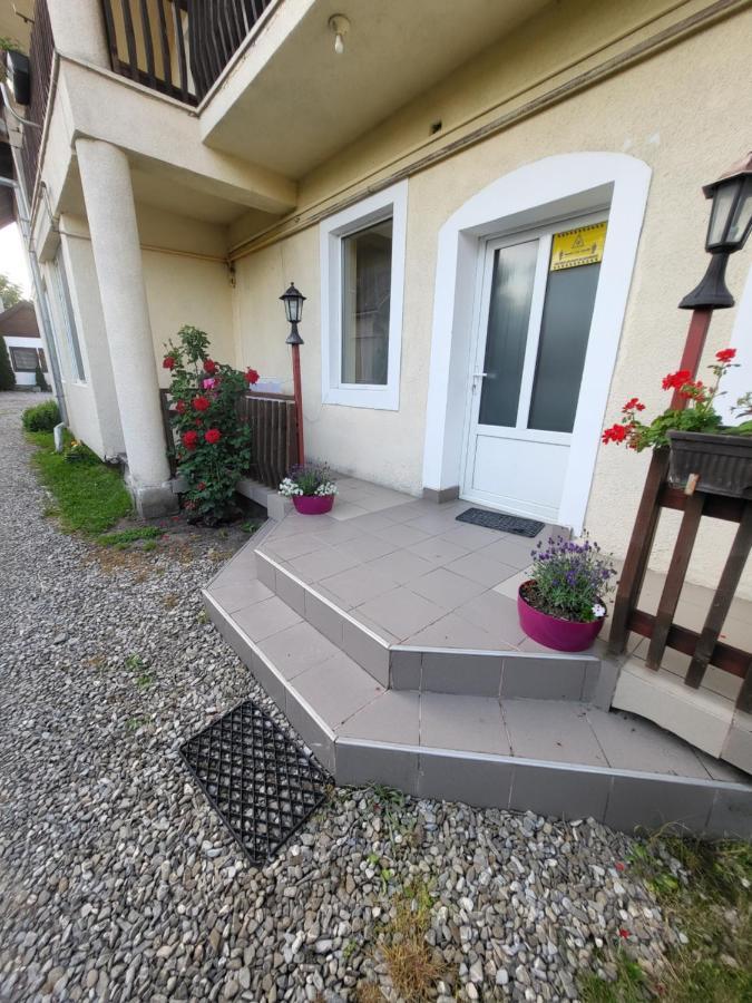 Hotel Betty Panzio Miercurea Ciuc Exterior foto