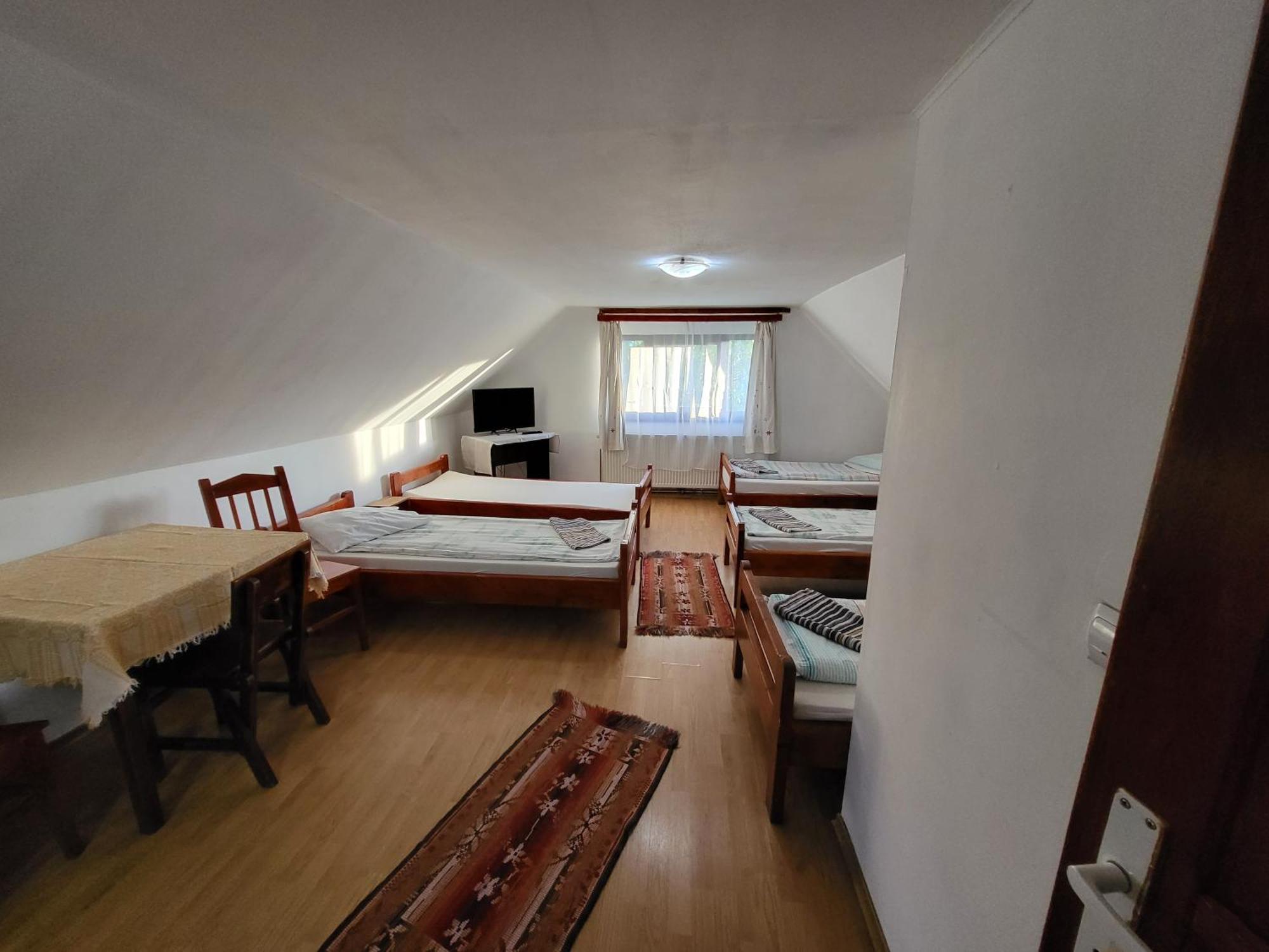 Hotel Betty Panzio Miercurea Ciuc Exterior foto